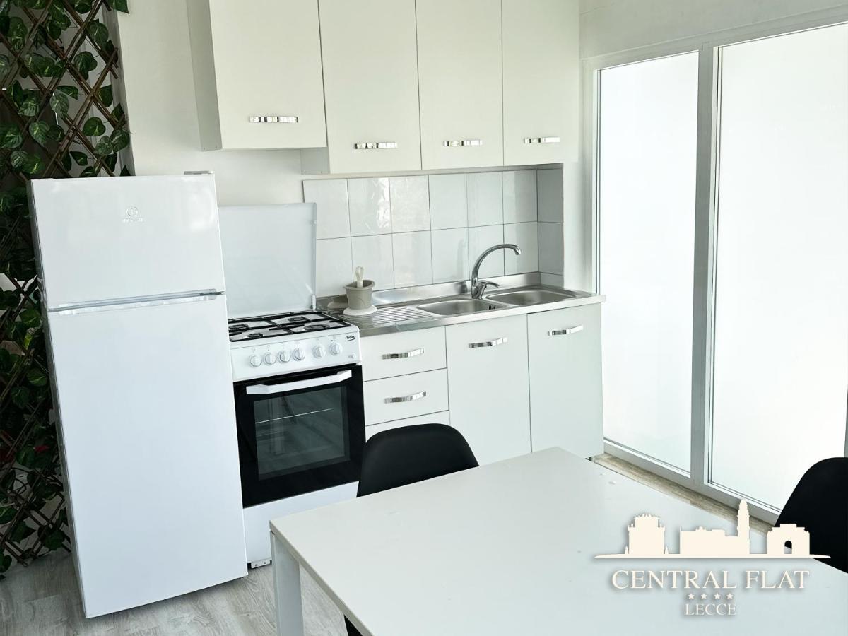 Apartamento Lecce Central Flat - Attico Con Patio E Parcheggio Privato Exterior foto